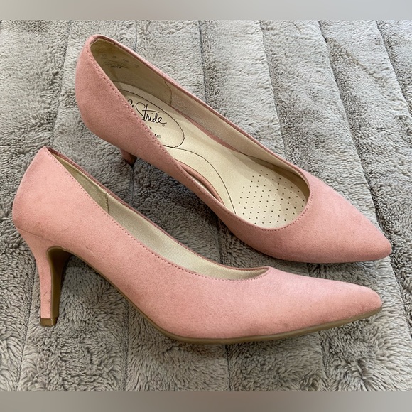Life Stride Light Pink Pumps, Size 9M - Picture 2 of 4